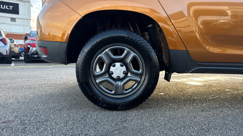 Dacia Duster 1.6 SCe Essential 5dr Petrol Estate